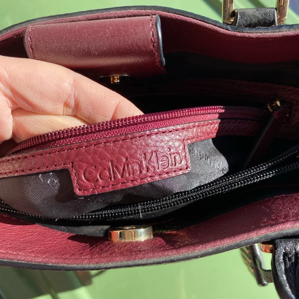 Calvin Klein Maroon/Black handbag - Picture 6 of 6